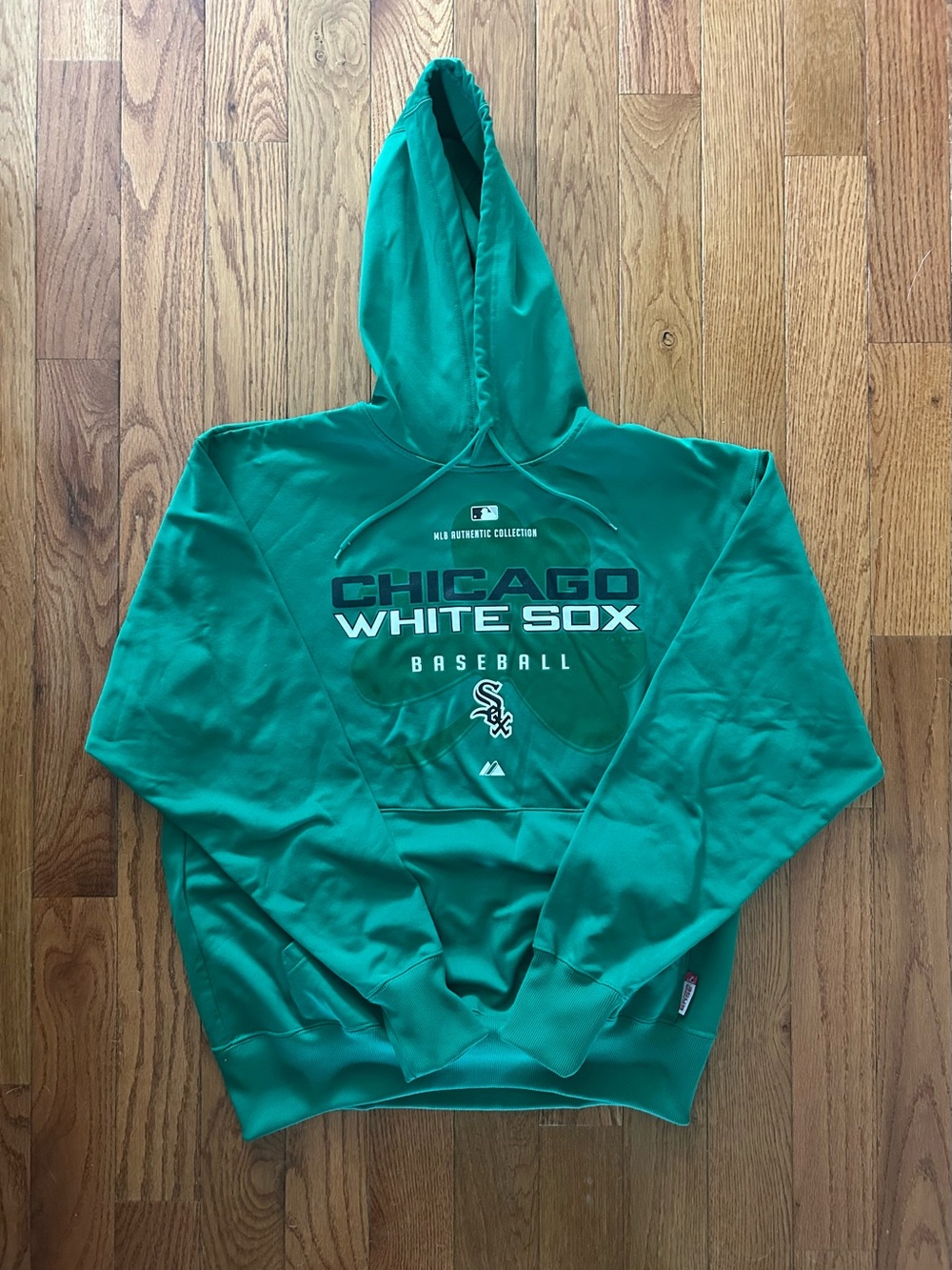 Chicago White Sox St Patty’s Majestic Therma Base Vintage Hoodie Size Medium